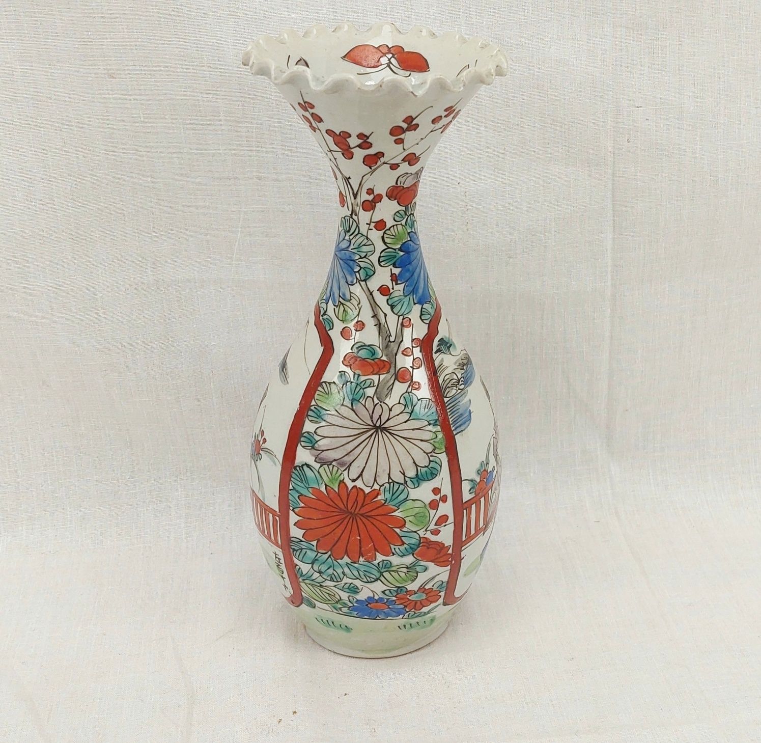 c1880 Japanese Canton Ceramic Frilled Rim Vase - Image 2