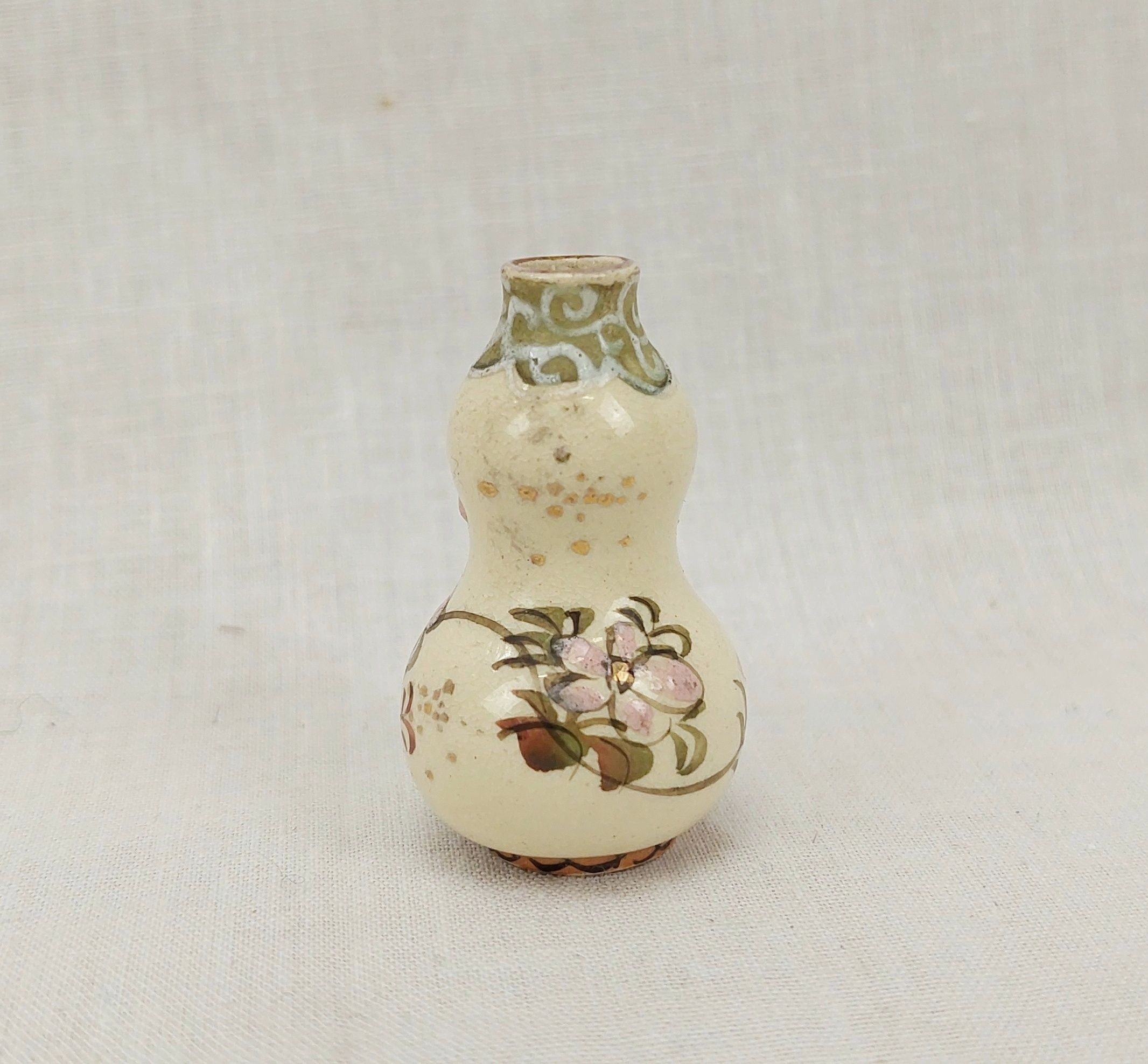 c1900 Japanese Meiji Period Porcelain Miniature Vase - Image 3