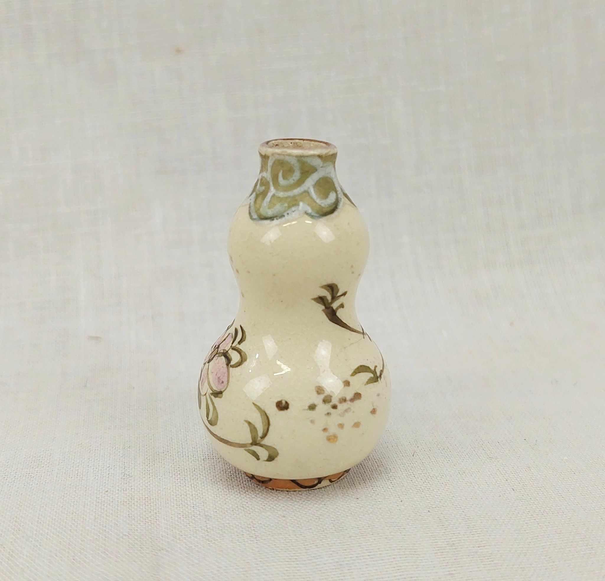 c1900 Japanese Meiji Period Porcelain Miniature Vase - Image 2