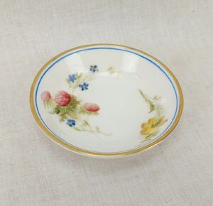 c1937 Royal Worcester Miniature Hand Painted Wild Flowers Dish