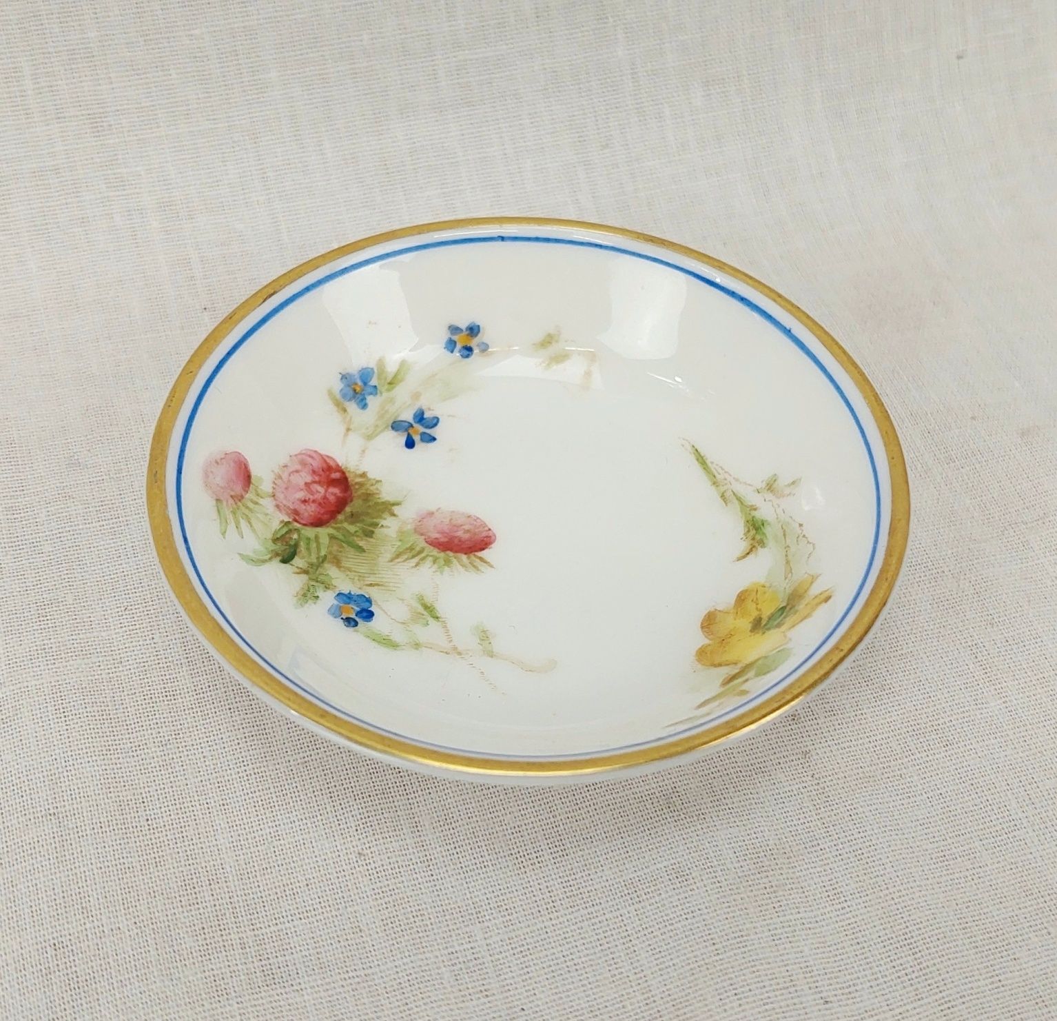 c1937 Royal Worcester Miniature Hand Painted Wild Flowers Dish