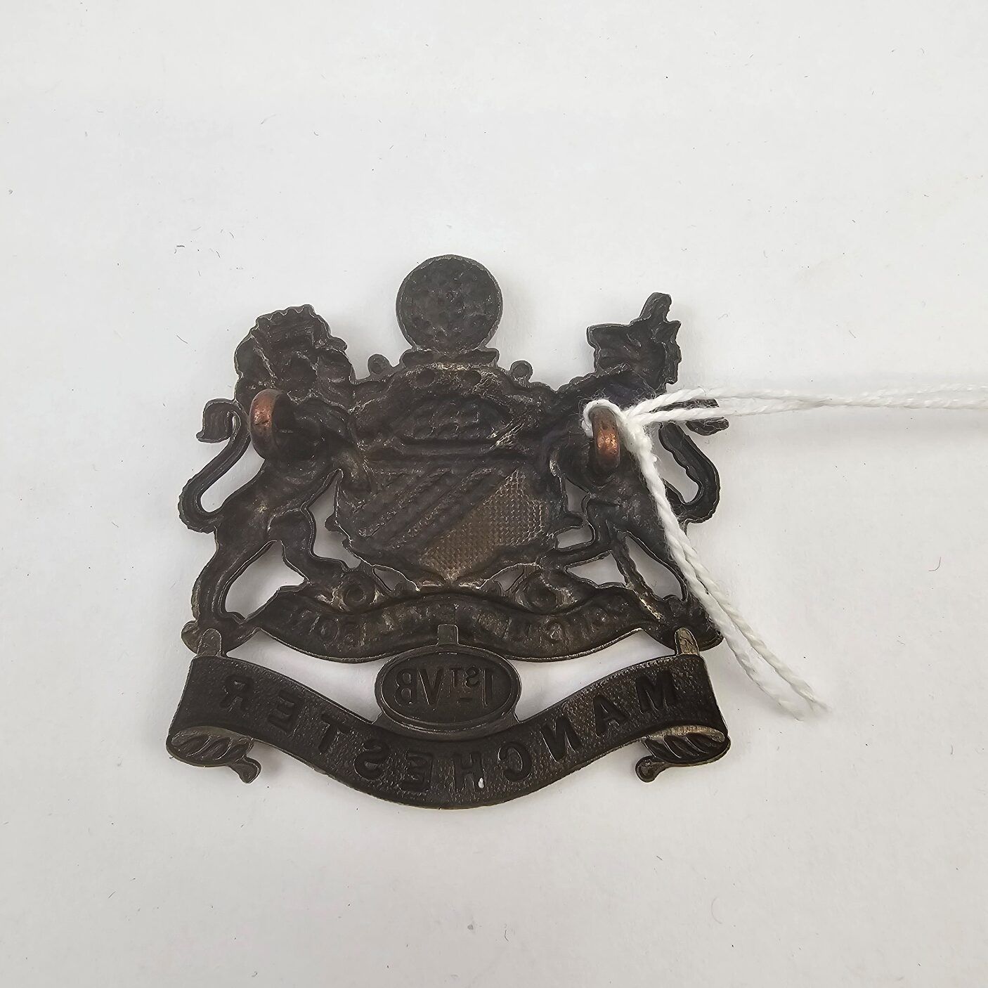 1881 To 1908 Manchester Volunteer 1st Battalion Cap Badge - Image 2