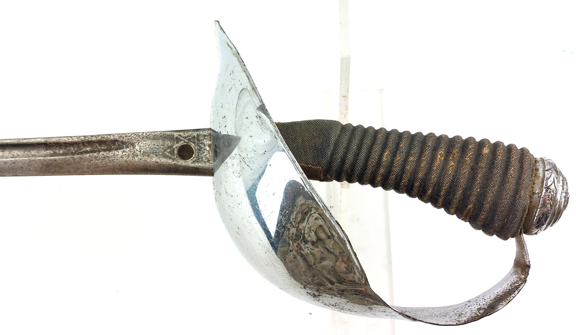 British, WW1, 1912 Pattern Cavalry Officer’s Sword, Retailed by Maxwell, 8 Dover Street London, Plain Bowl Guard, Etched Blade, "Made in England" - Image 10