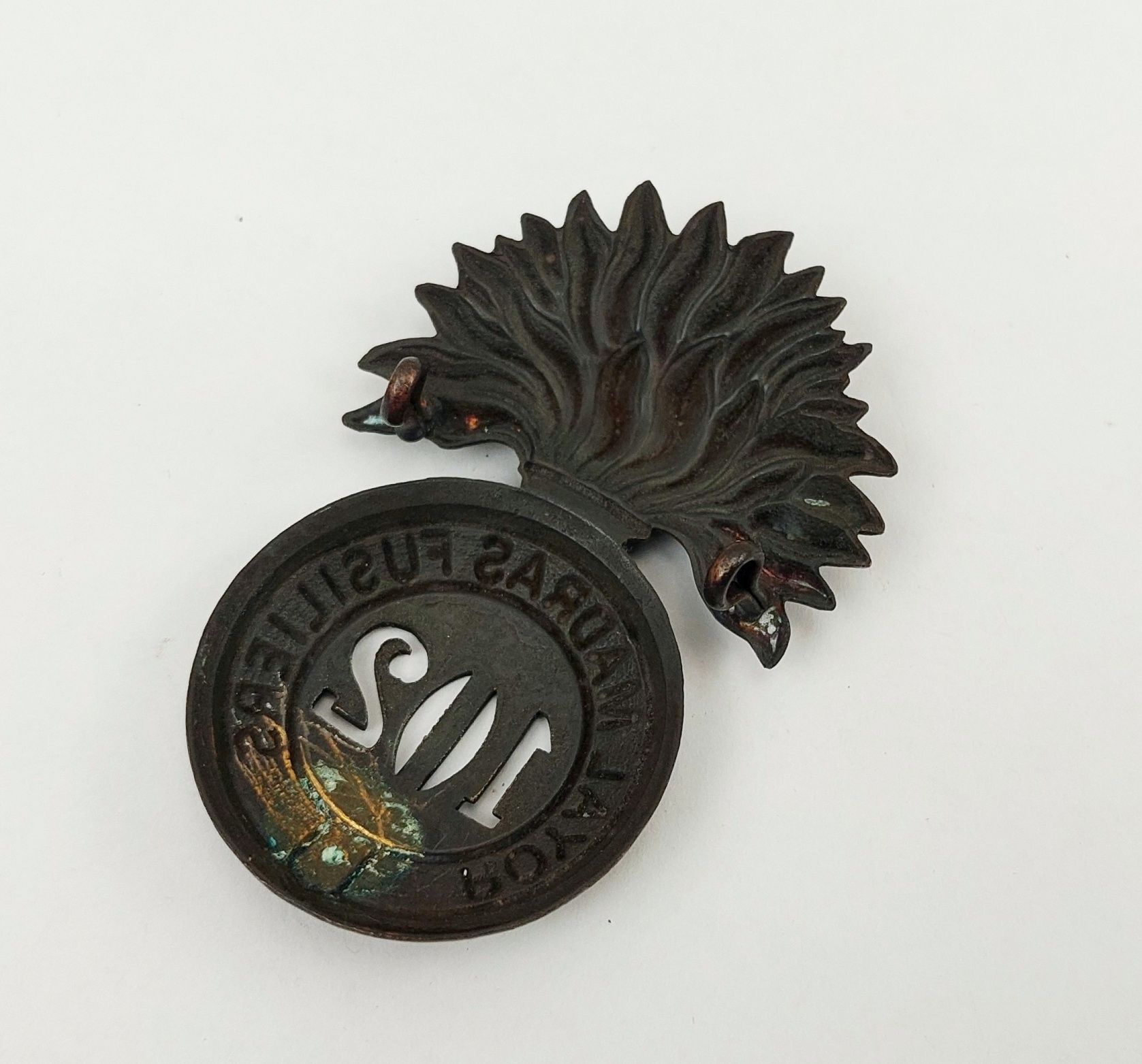 Pre 1881 Royal Madras 102nd Regiment of Foot Cap Badge - Image 2