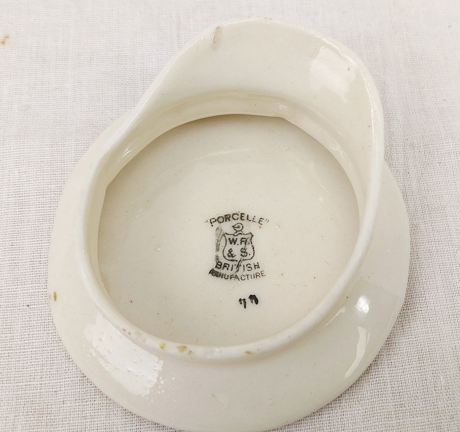 WW1 Dumfries Porcelle Crested China Officers Cap - Image 4