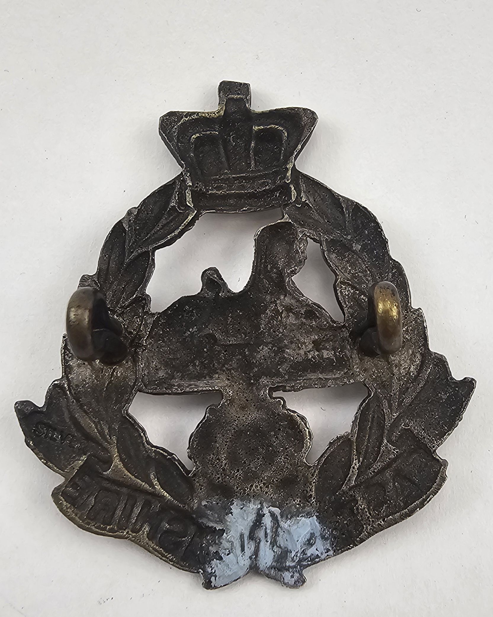 WW1 East Lancashire Regt Silver Officer Cap Badge - Image 2