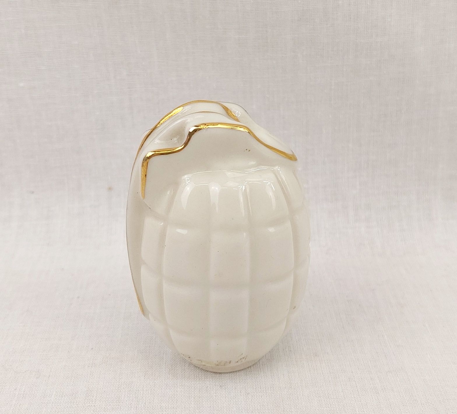 WW1 Sandown Mills Bomb Crested China - Image 3