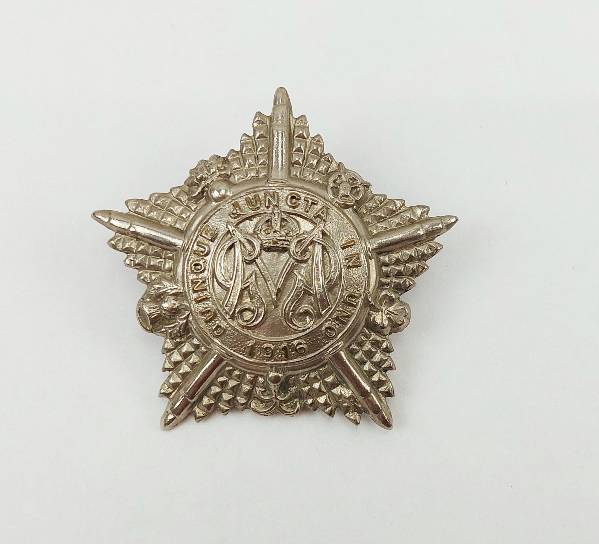 WW1 Guards Machine Gun Battalion Cap Badge