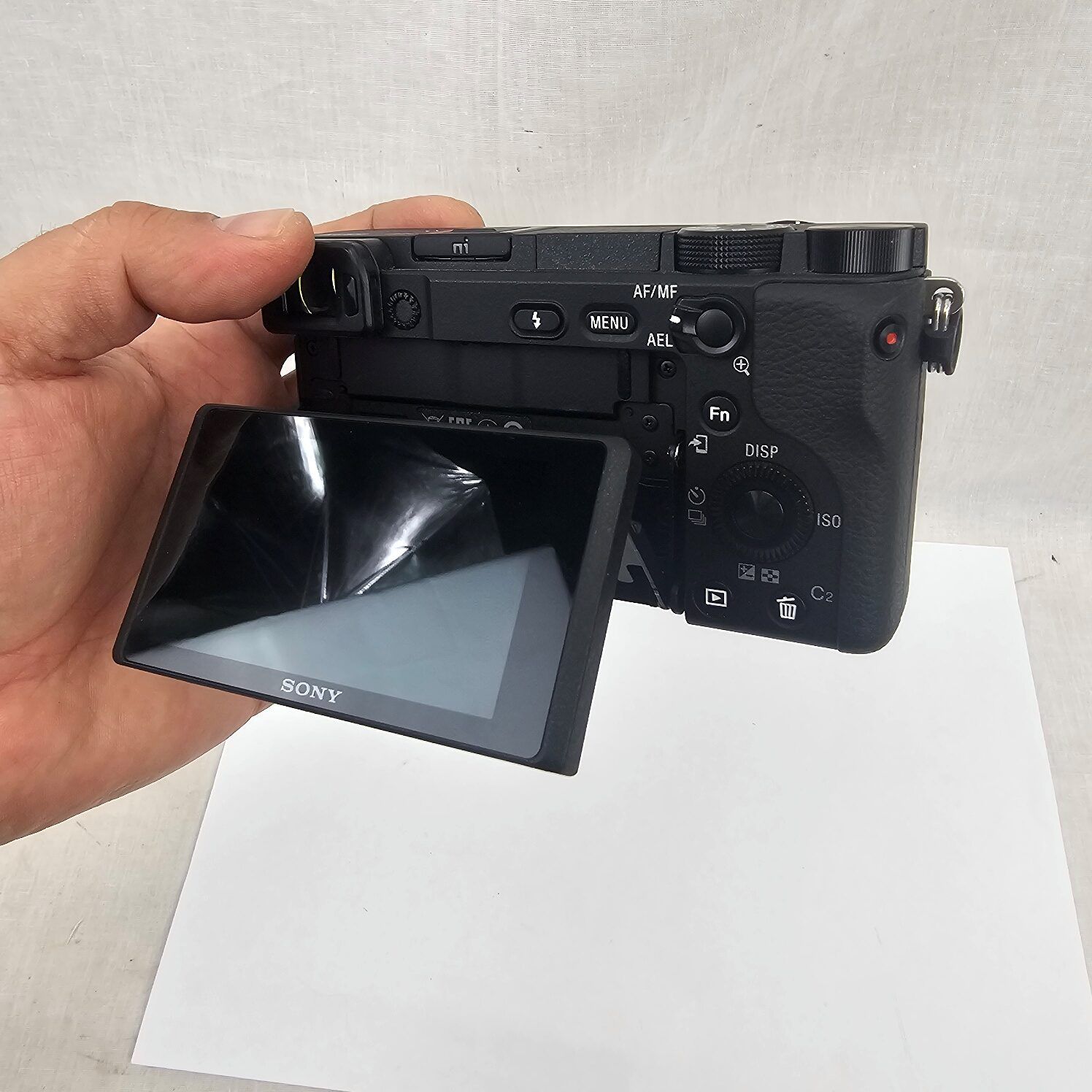 Sony Alpha A6400 Digital Mirrorless Camera with 18–135mm Lens & Kit - Image 12