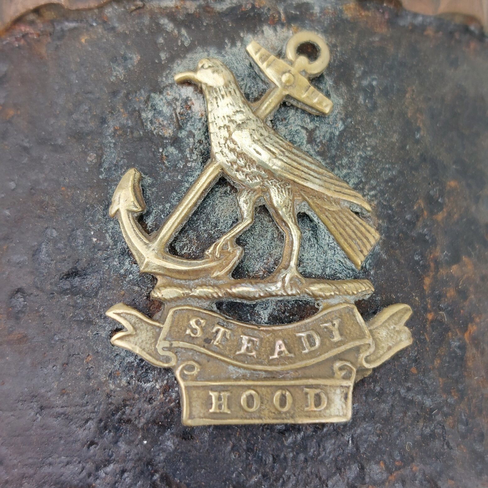 British, WW1, 63rd Royal Naval Hood Division Trench Art Ashtray, Shell Base with Original Hood Badge - Image 2