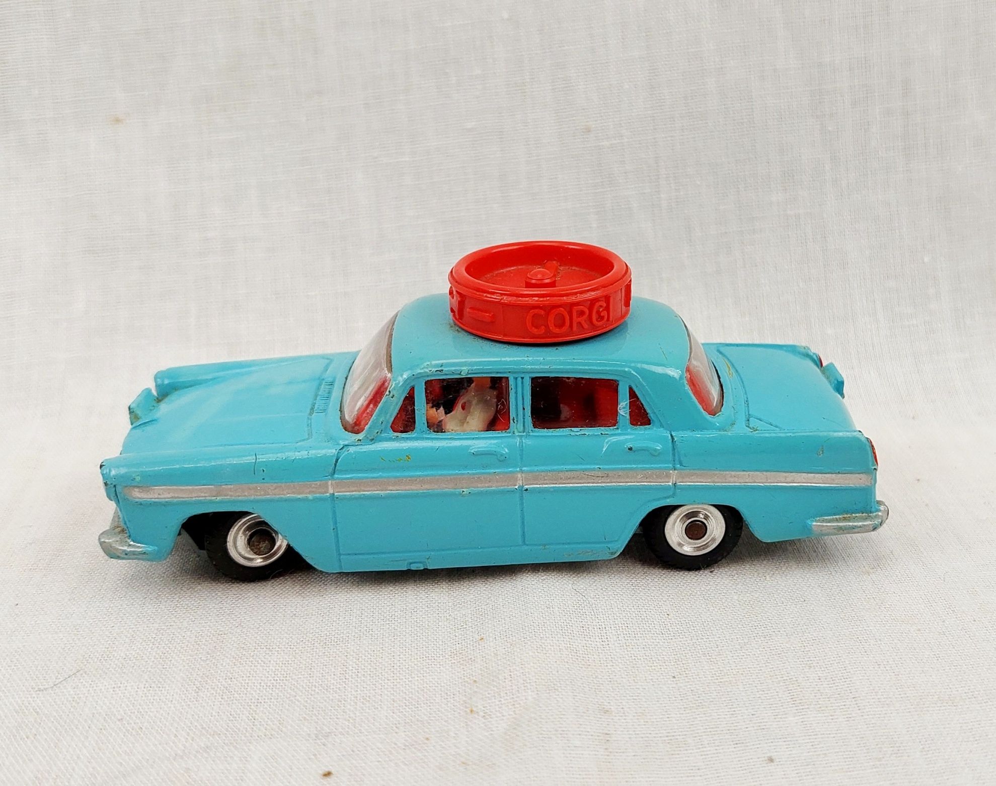 Corgi Toys 236 Austin A60 De Luxe Saloon Car