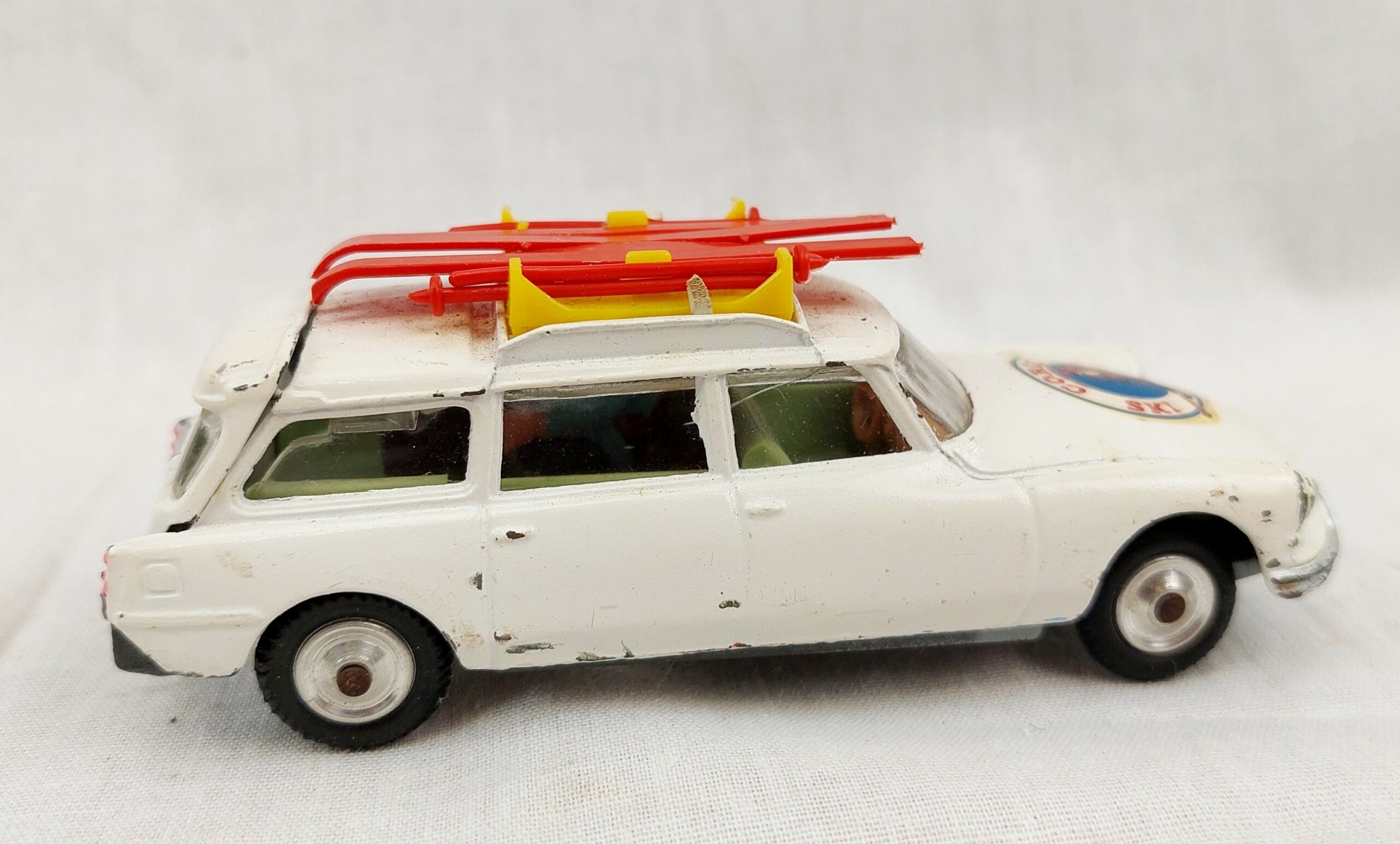 Corgi Toys 513 Citroen Safari Alpine Rescue Diecast Car - Image 2