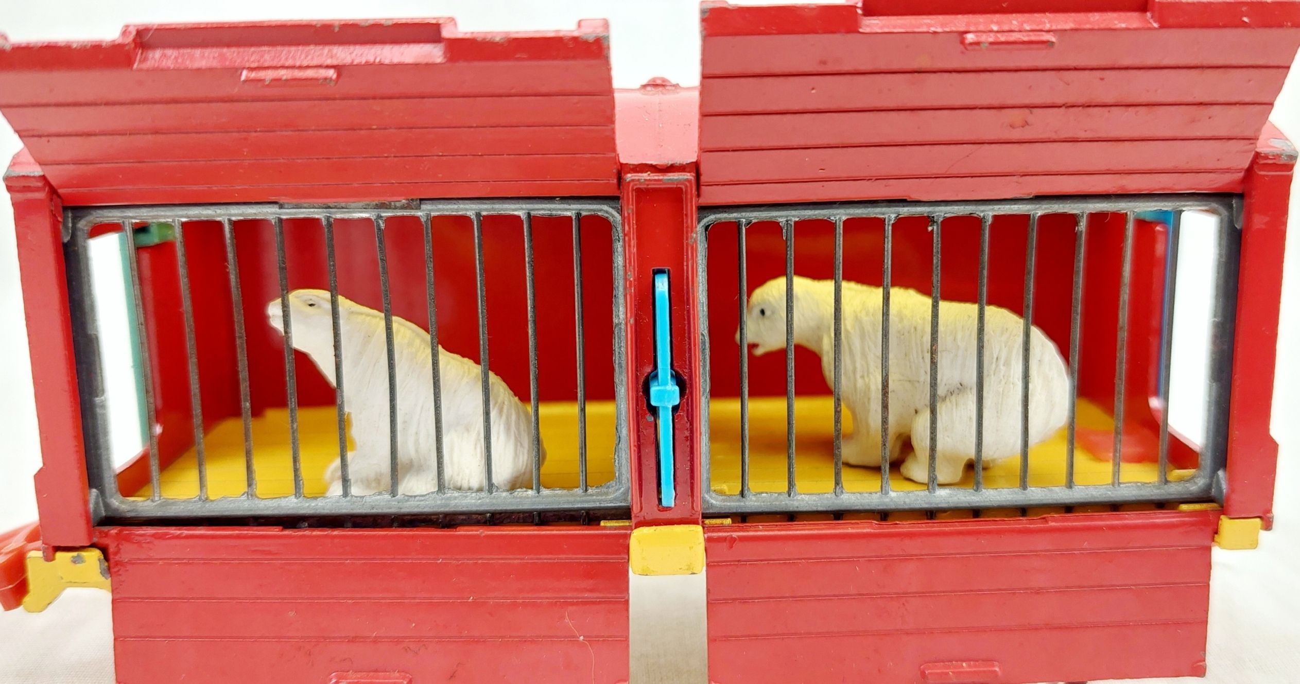Corgi Toys Diecast 1123 Chipperfields Circus Polar Bears Animal Cage - Image 6
