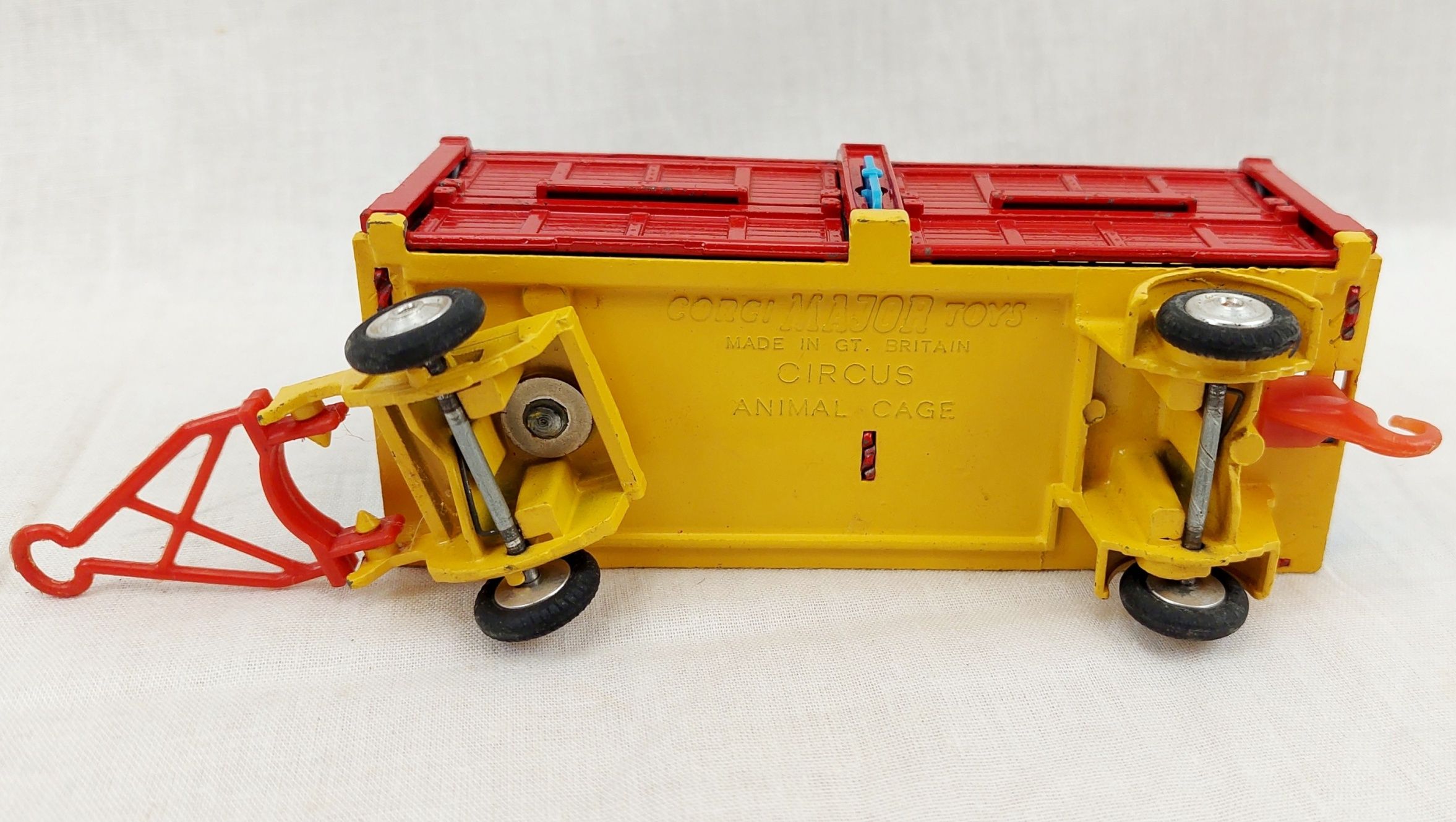 Corgi Toys Diecast 1123 Chipperfields Circus Polar Bears Animal Cage - Image 8