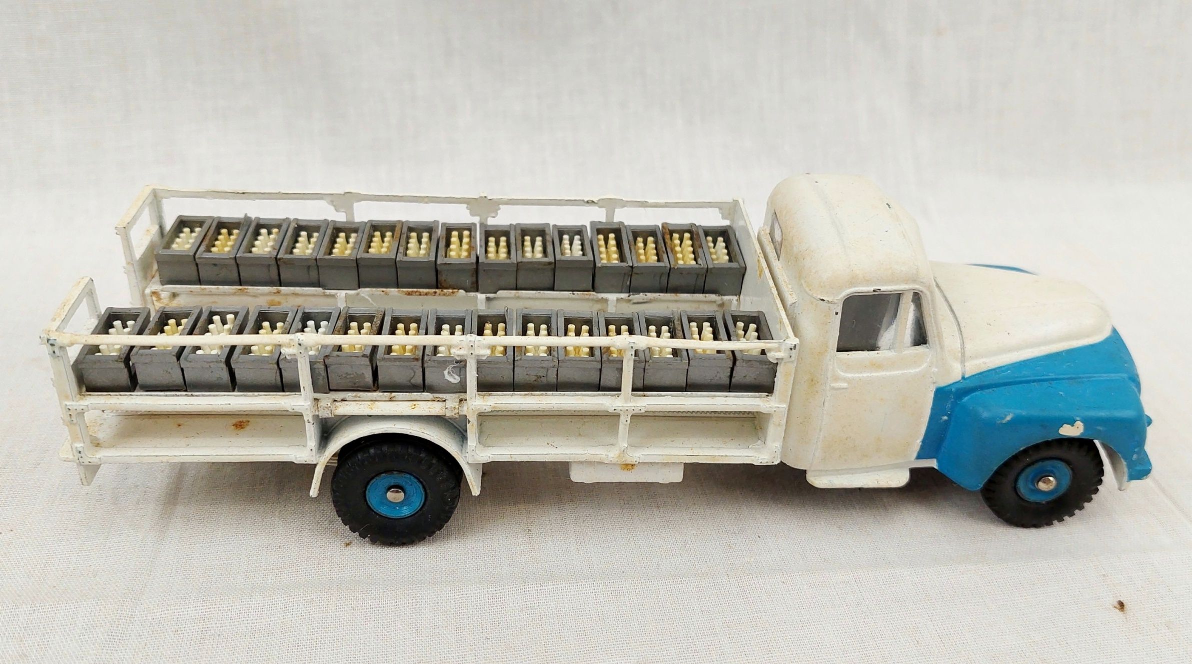 French Dinky Toys 586 Camion Laiter 55 Citroen Milk Truck - Image 8