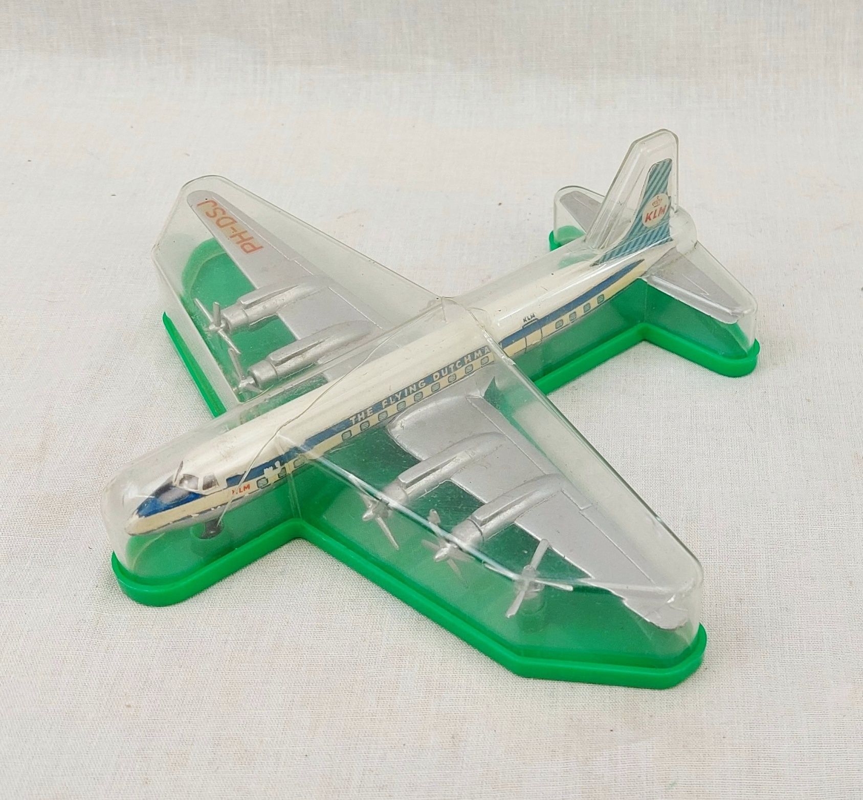 Tekno 765 DC-7C 1/200th Scale Airliner