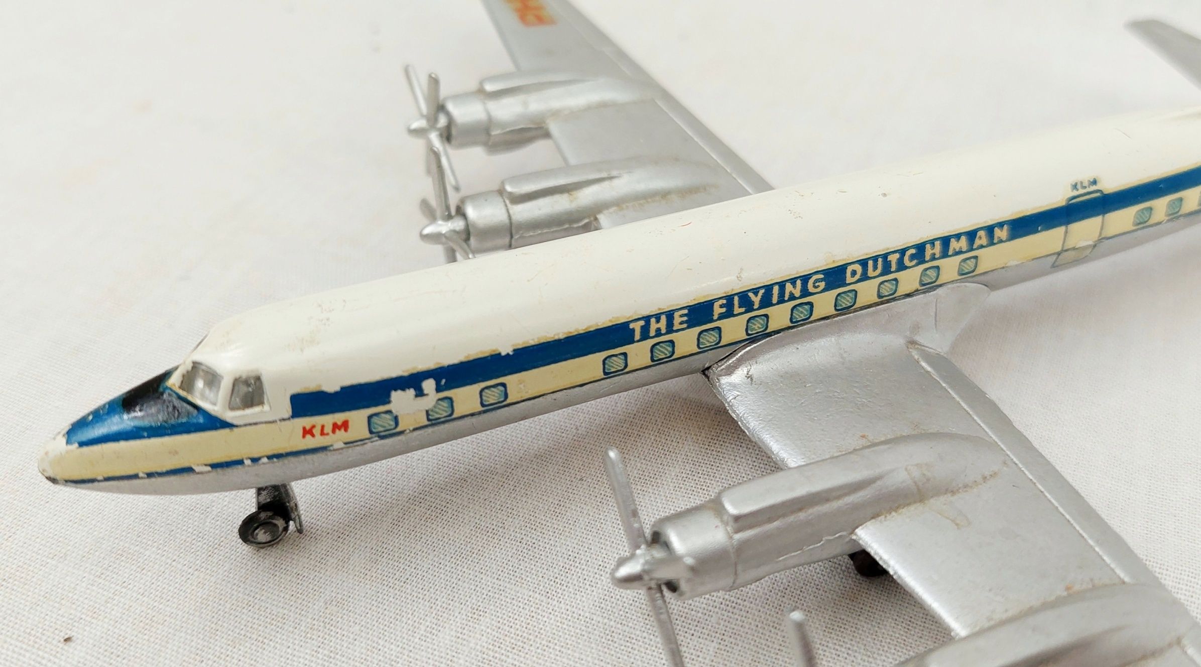 Tekno 765 DC-7C 1/200th Scale Airliner - Image 3