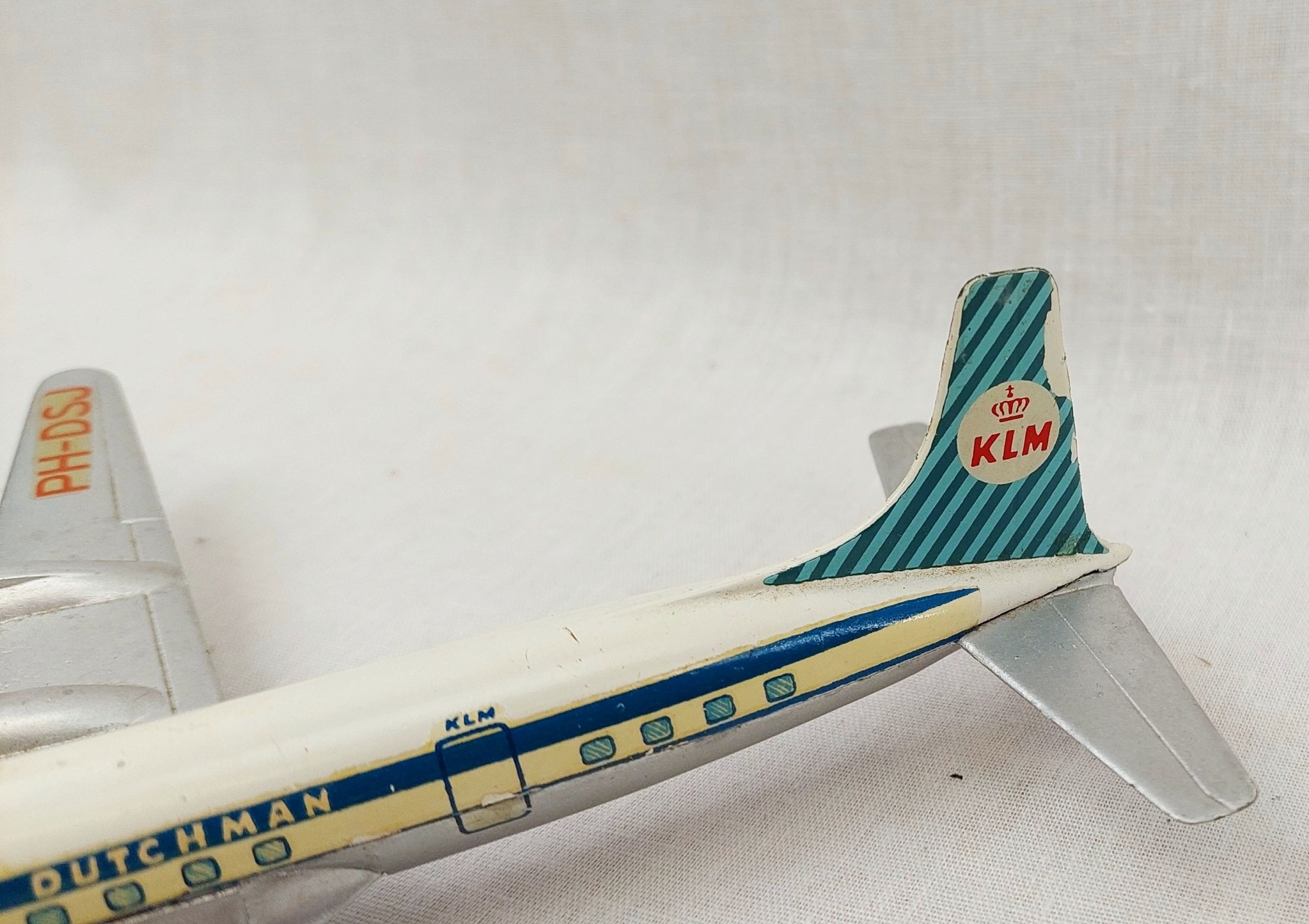 Tekno 765 DC-7C 1/200th Scale Airliner - Image 4