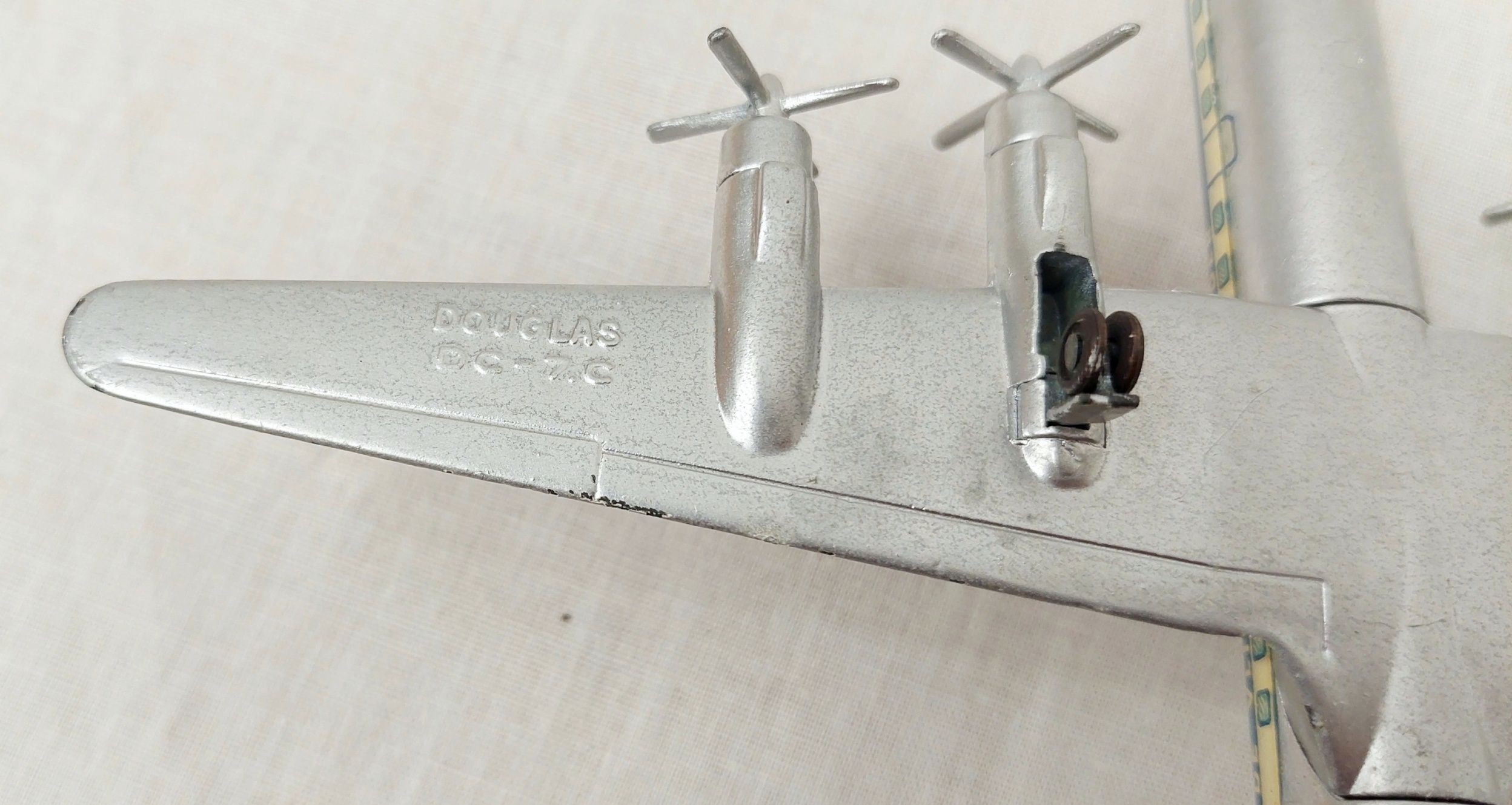 Tekno 765 DC-7C 1/200th Scale Airliner - Image 7
