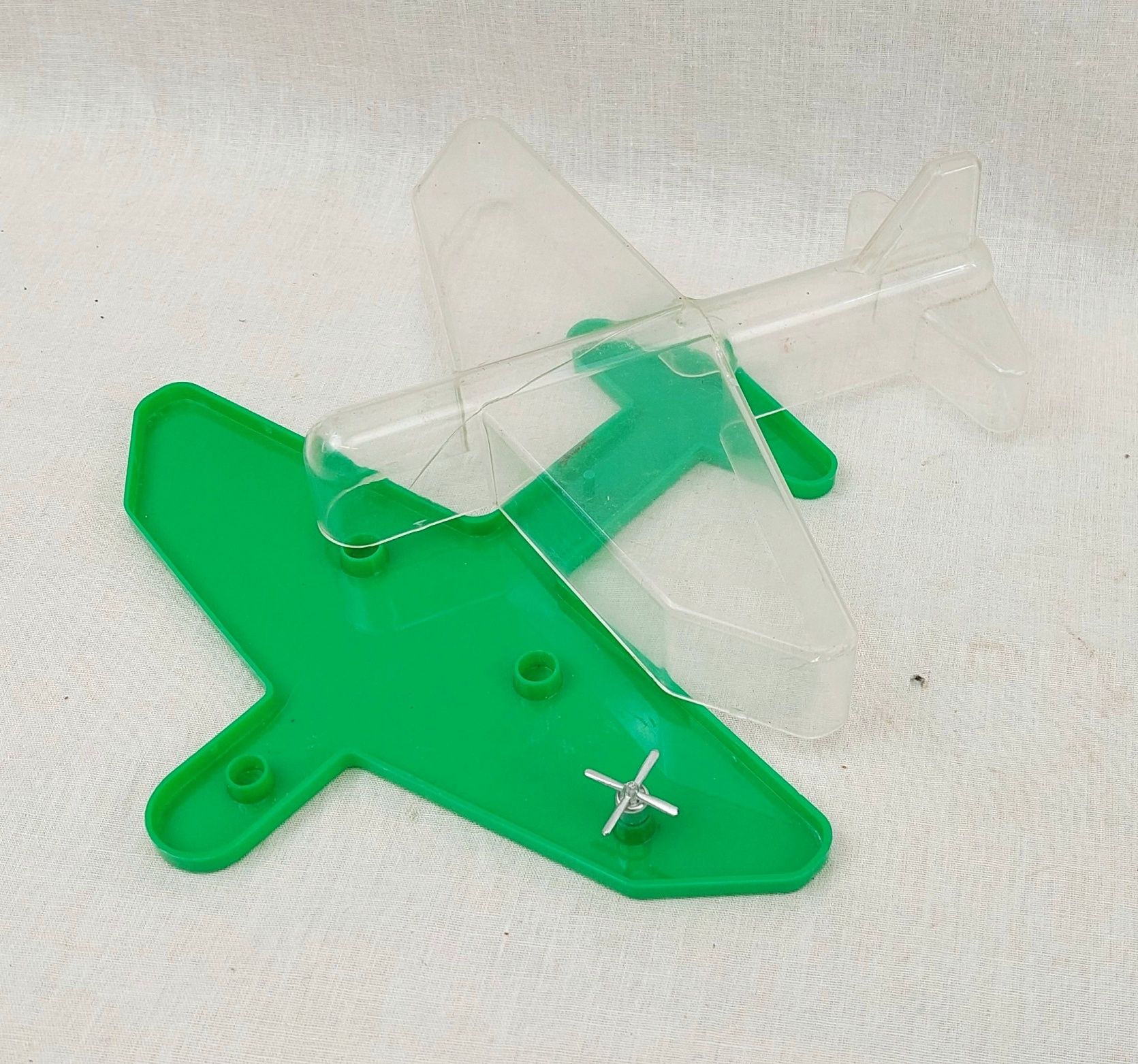 Tekno 765 DC-7C 1/200th Scale Airliner - Image 9