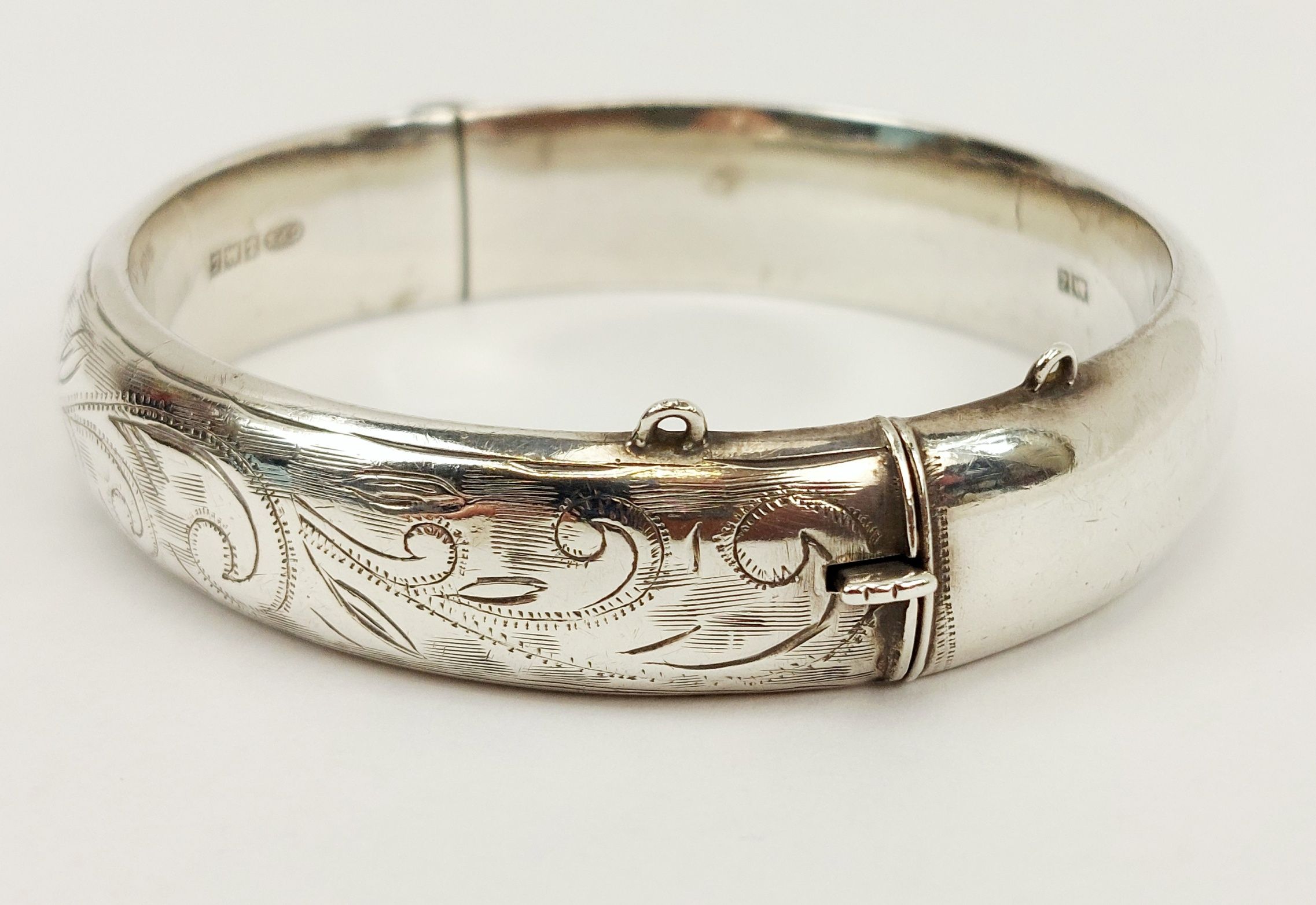 Sterling Silver Hinged Bangle Birmingham 1977 - Image 3