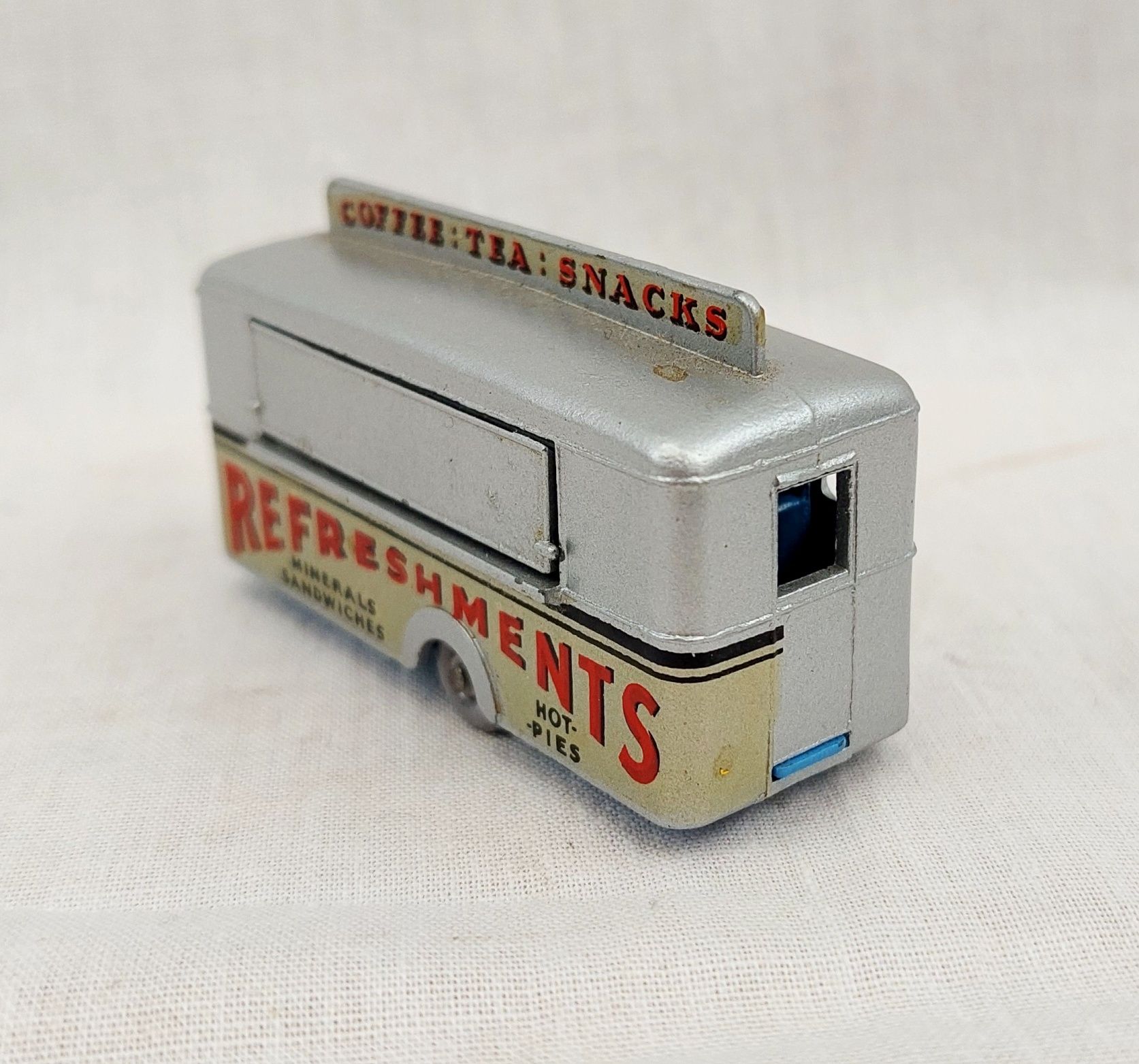 Matchbox Lesney Diecast 74 Mobile Canteen - Image 2