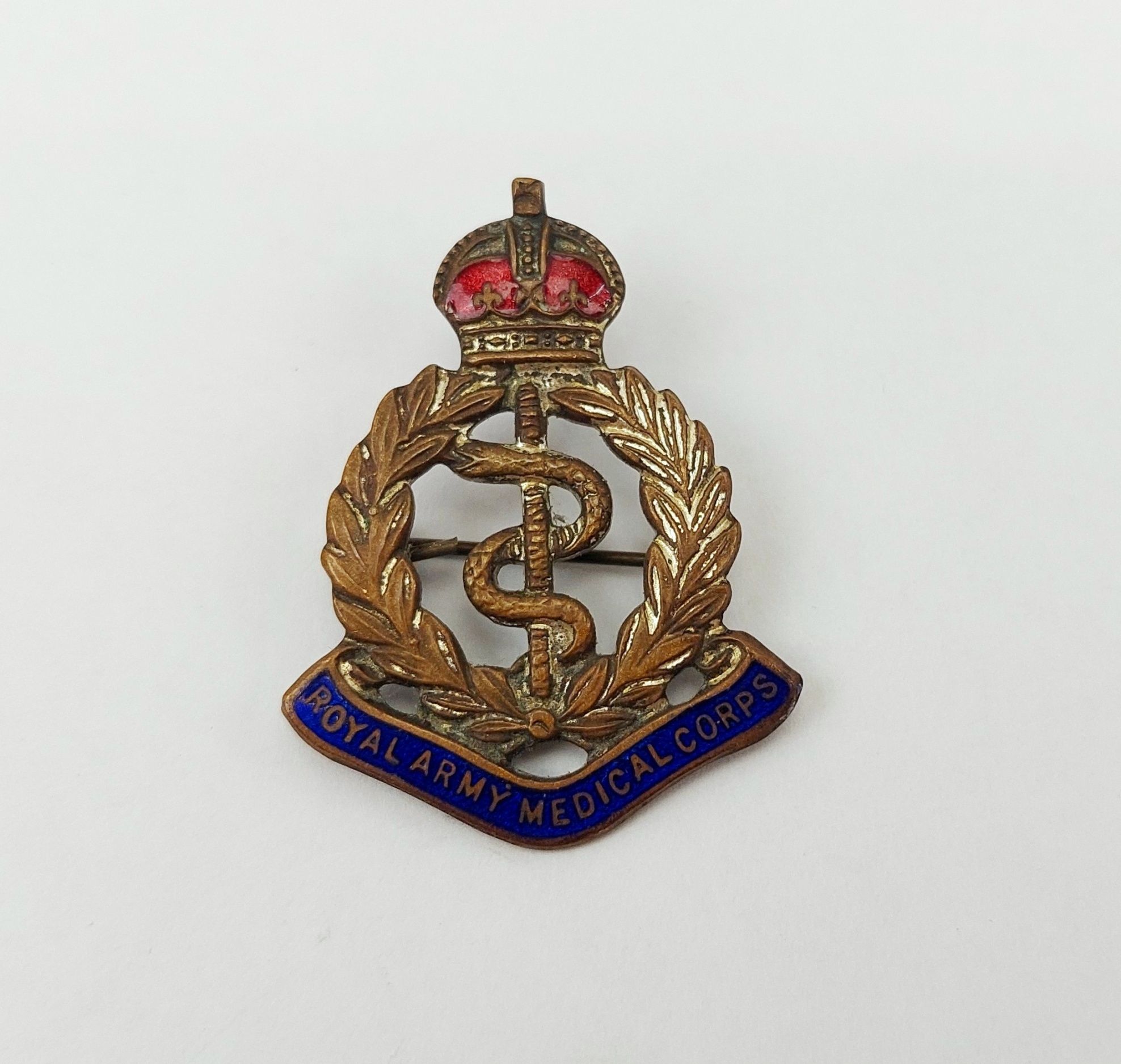 WW2 Royal Army Medical Corps Sweetheart Badge