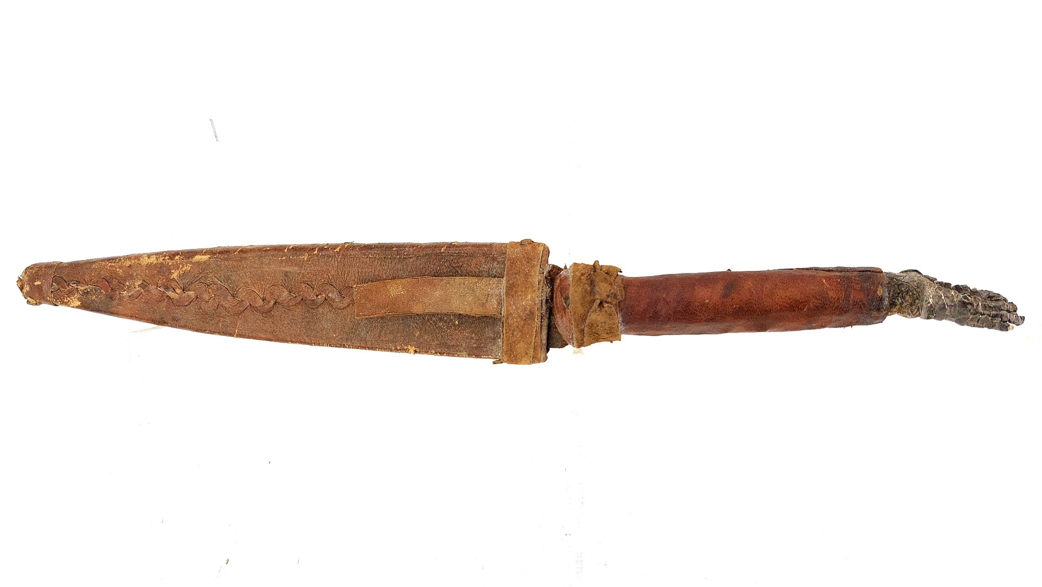 West African Tribal Dagger with Crocodile-Skin Grip and Cowrie-Decorated Sheath - Image 4