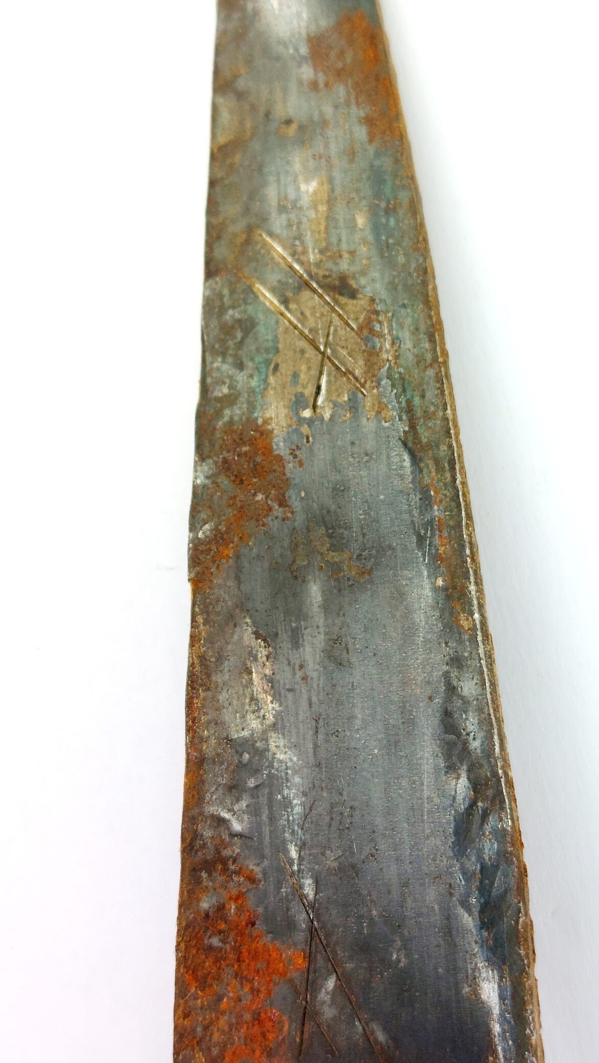 West African Tribal Dagger with Crocodile-Skin Grip and Cowrie-Decorated Sheath - Image 8