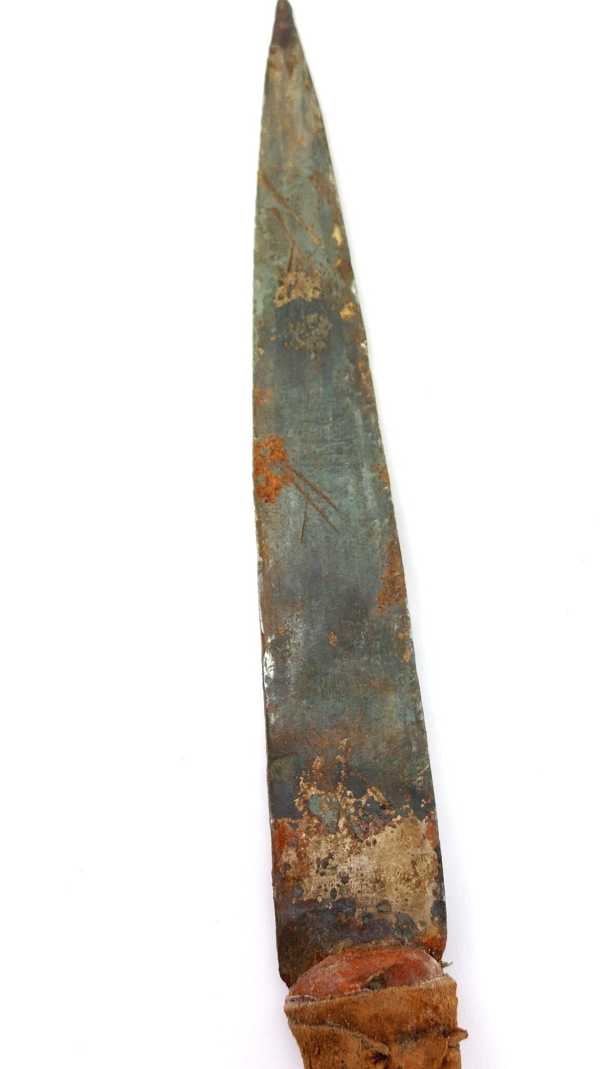 West African Tribal Dagger with Crocodile-Skin Grip and Cowrie-Decorated Sheath - Image 9