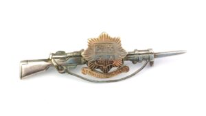 British, WW1, c.1911, Kensington Rifles Sweetheart Brooch, Hallmarked Silver and Rose Gold, SMLE with Bayonet Form