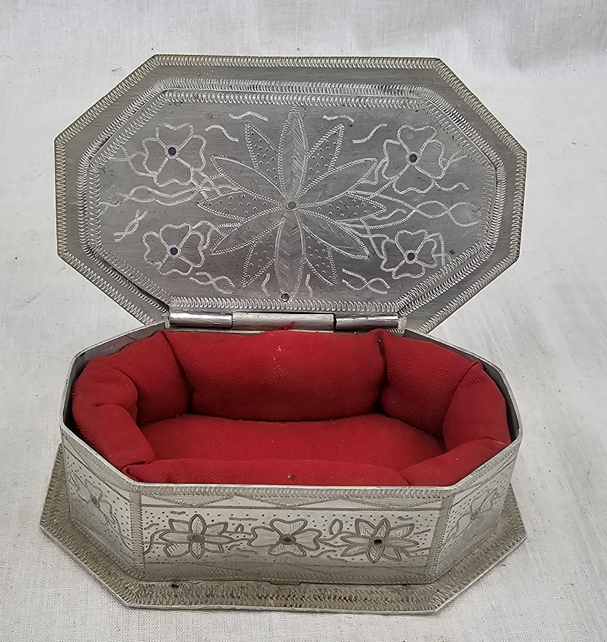WW2 Aluminium Trinket Indian Palace Box #2 - Image 4