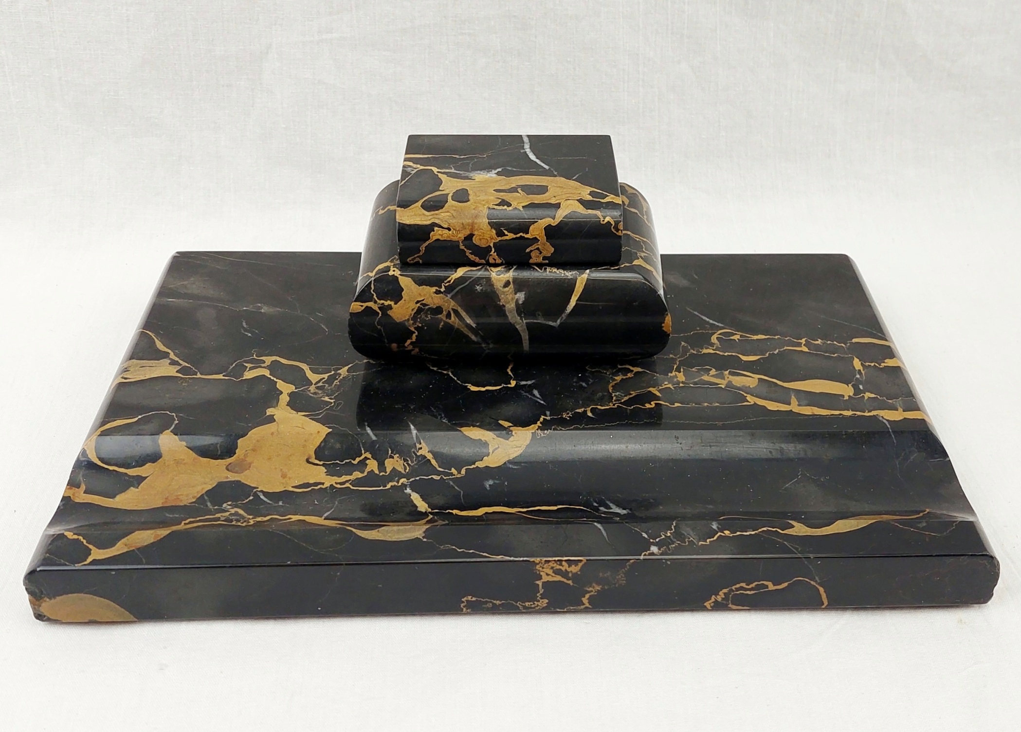 Art Deco Italian Portoro Marble Inkwell With Pen Rest And Letter Holder - Image 3