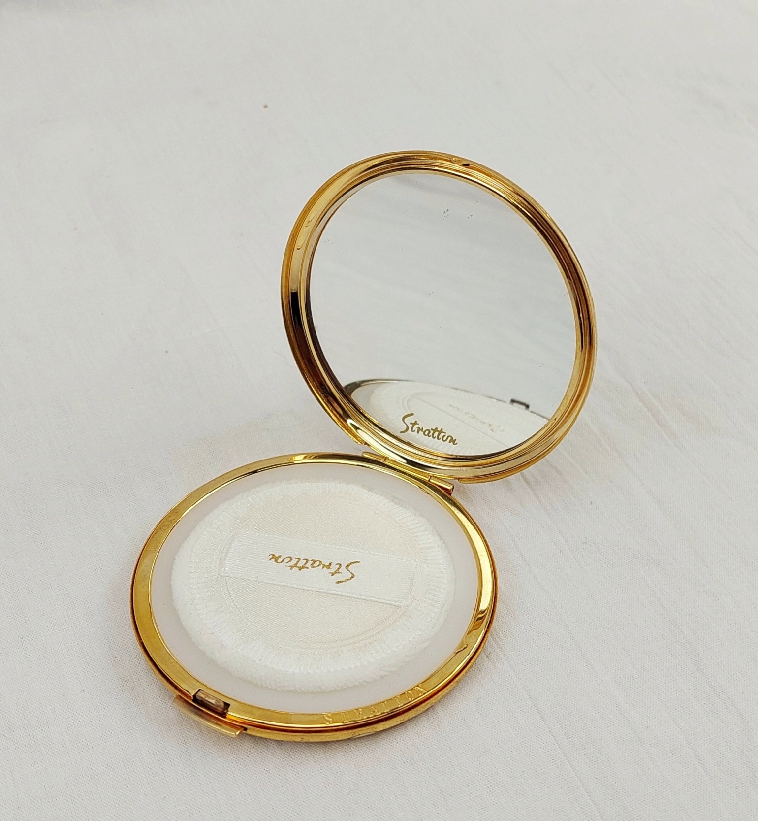 Vintage Ladies Stratton Compact - Image 3