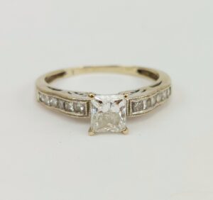 18ct White Gold Solitaire 0.9 Carat Princess Cut Diamond Ring UK Size K+ US 5.5