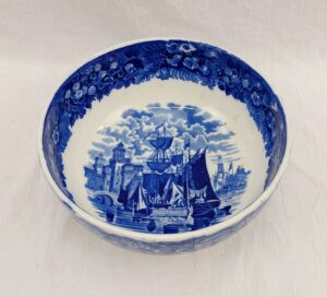 19th Century Wedgwood Etruria Ferrarz Blue & White Serving Bowl