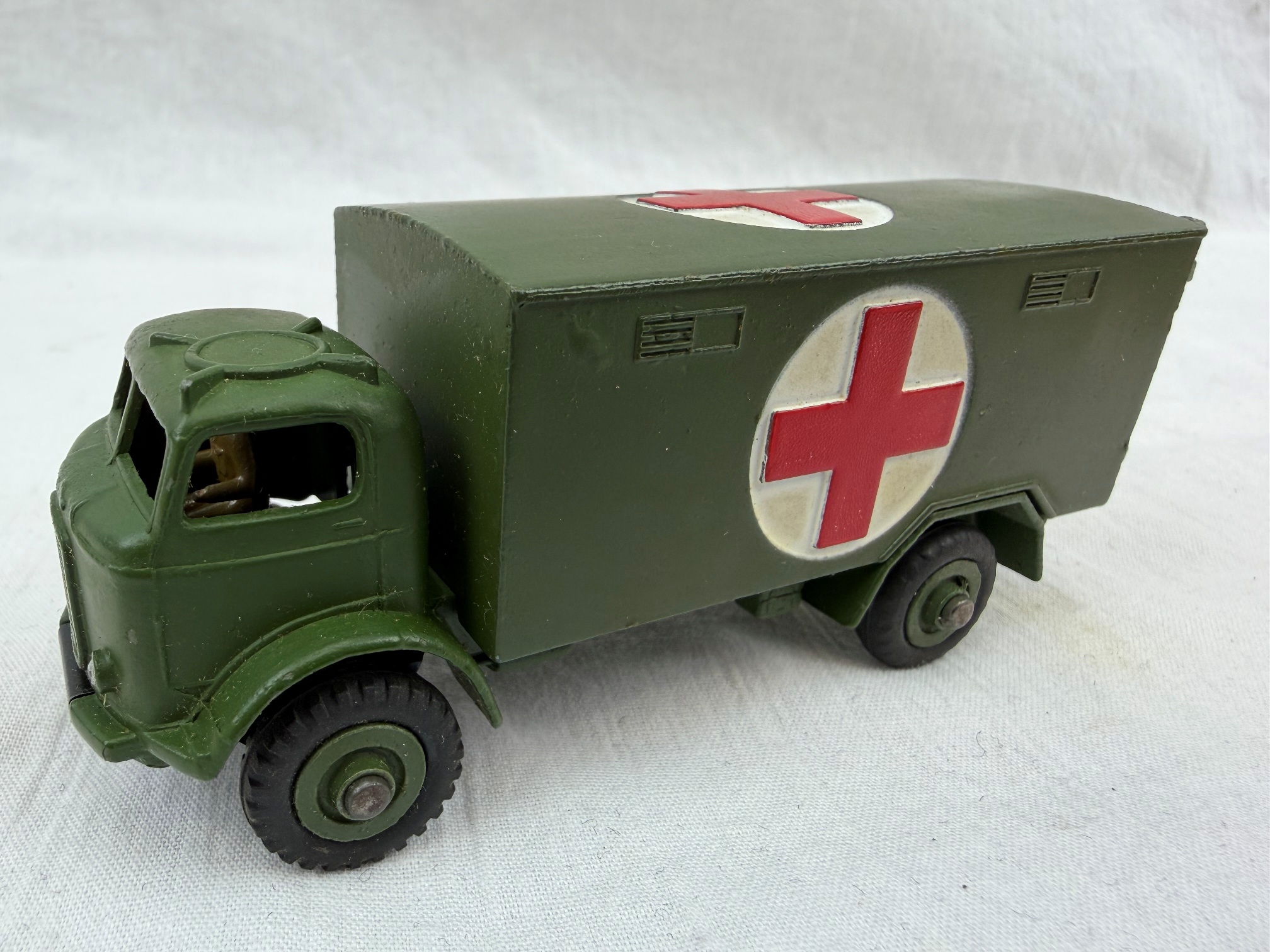 Boxed Dinky Toys 626 Military Ambulance - Image 4