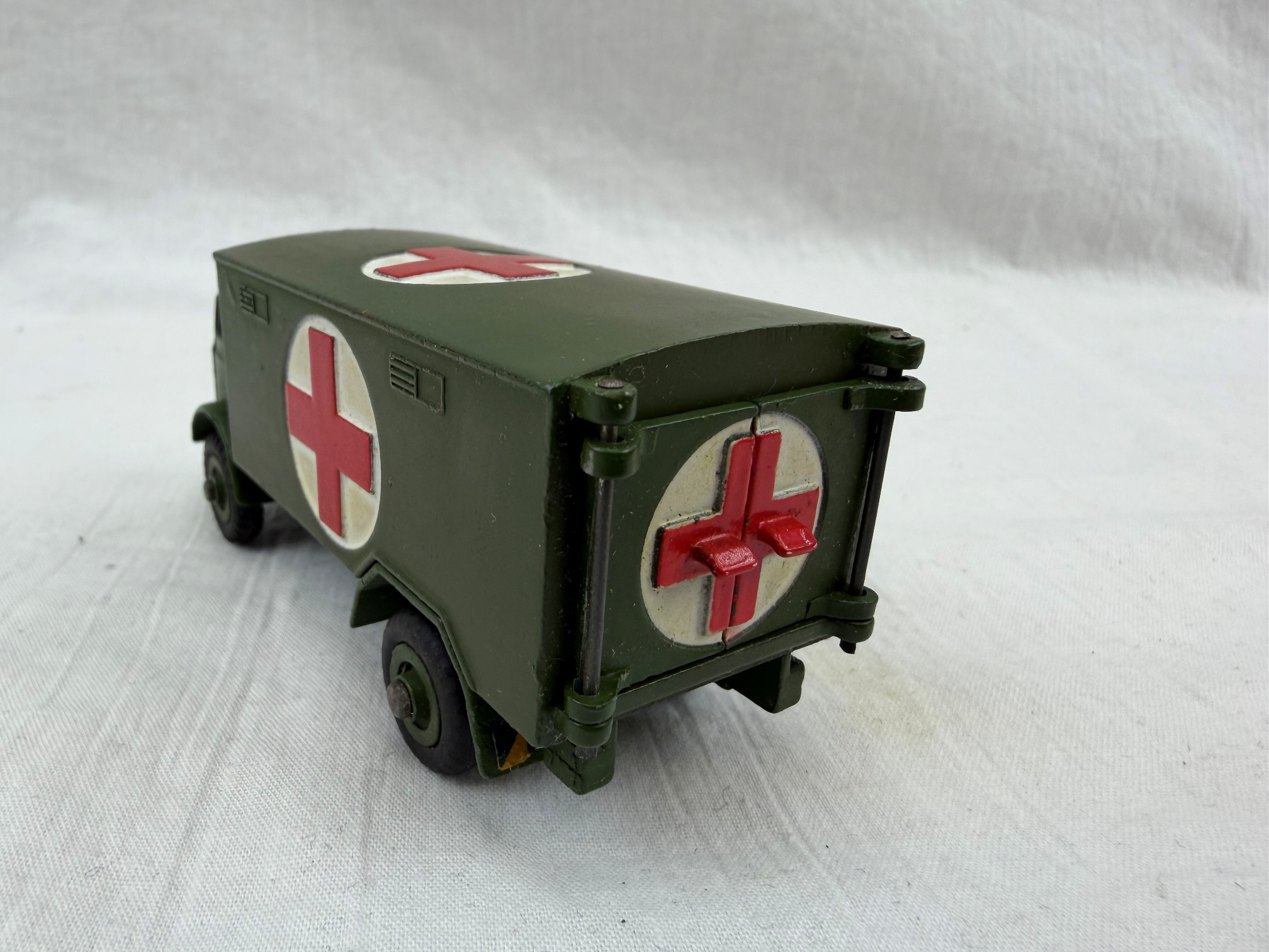 Boxed Dinky Toys 626 Military Ambulance - Image 5