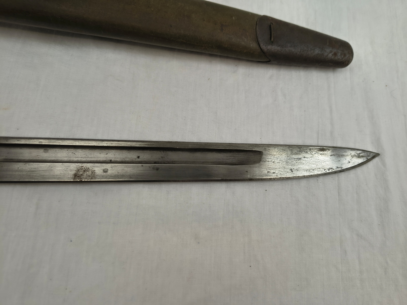 British WW1 1907 Pattern 1917 Bayonet By Remington With Scabbard, Frog and Belt - Image 7
