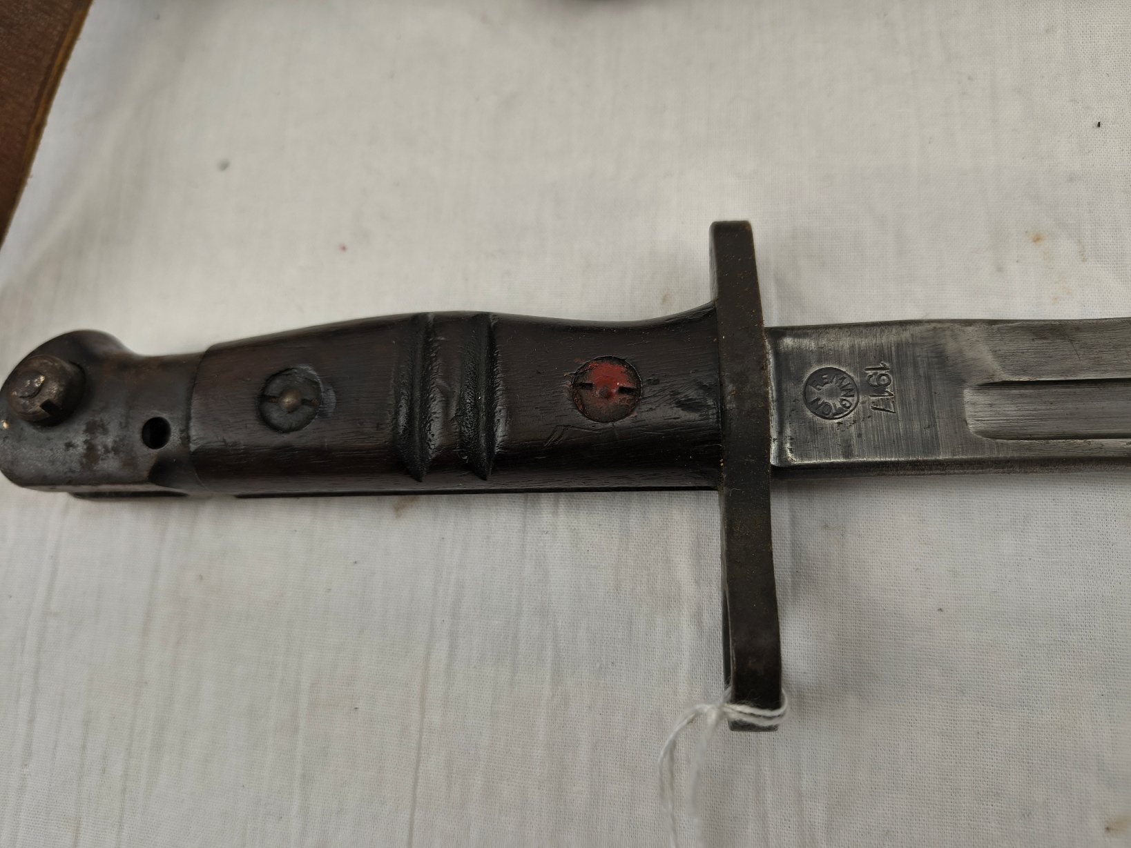 British WW1 1907 Pattern 1917 Bayonet By Remington With Scabbard, Frog and Belt - Image 11