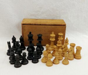 Vintage Carved Wooden Staunton Pattern Chess Set In A Wooden Box