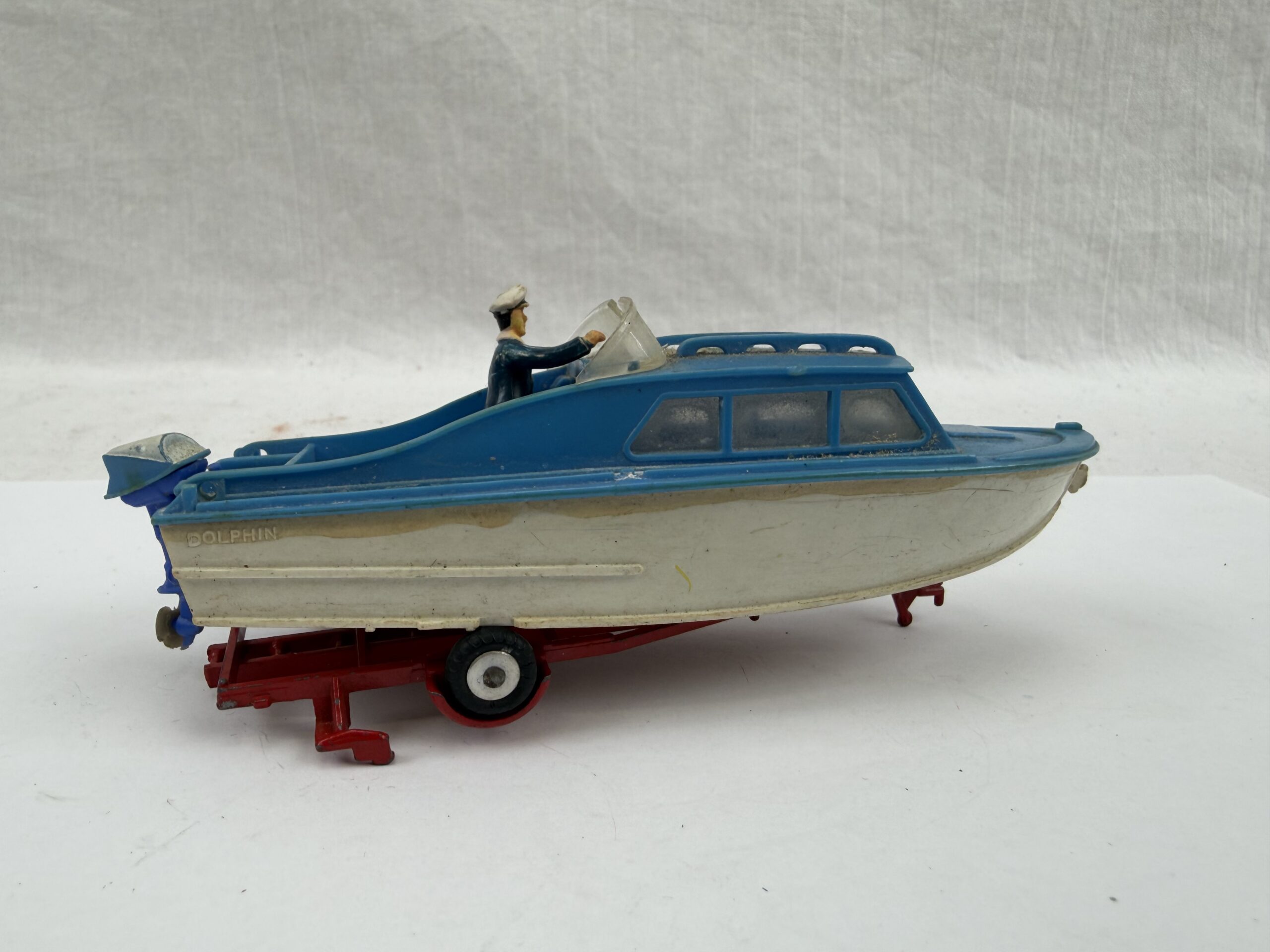 Corgi Toys 104 Dolphin Cabin Cruiser - Image 2