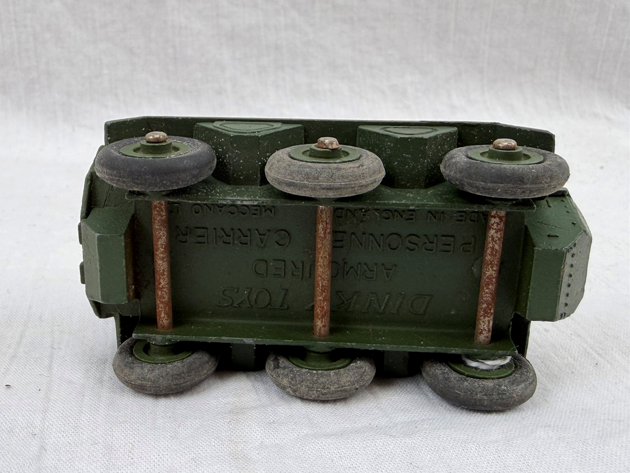 Dinky Toys 676 Armoured Personnel Carrier - Image 6
