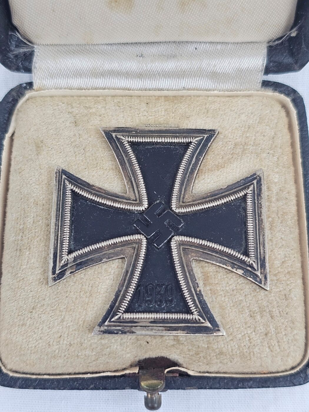 German Nazi WW2 Third Reich Iron Cross First Class and Original Box - Image 2