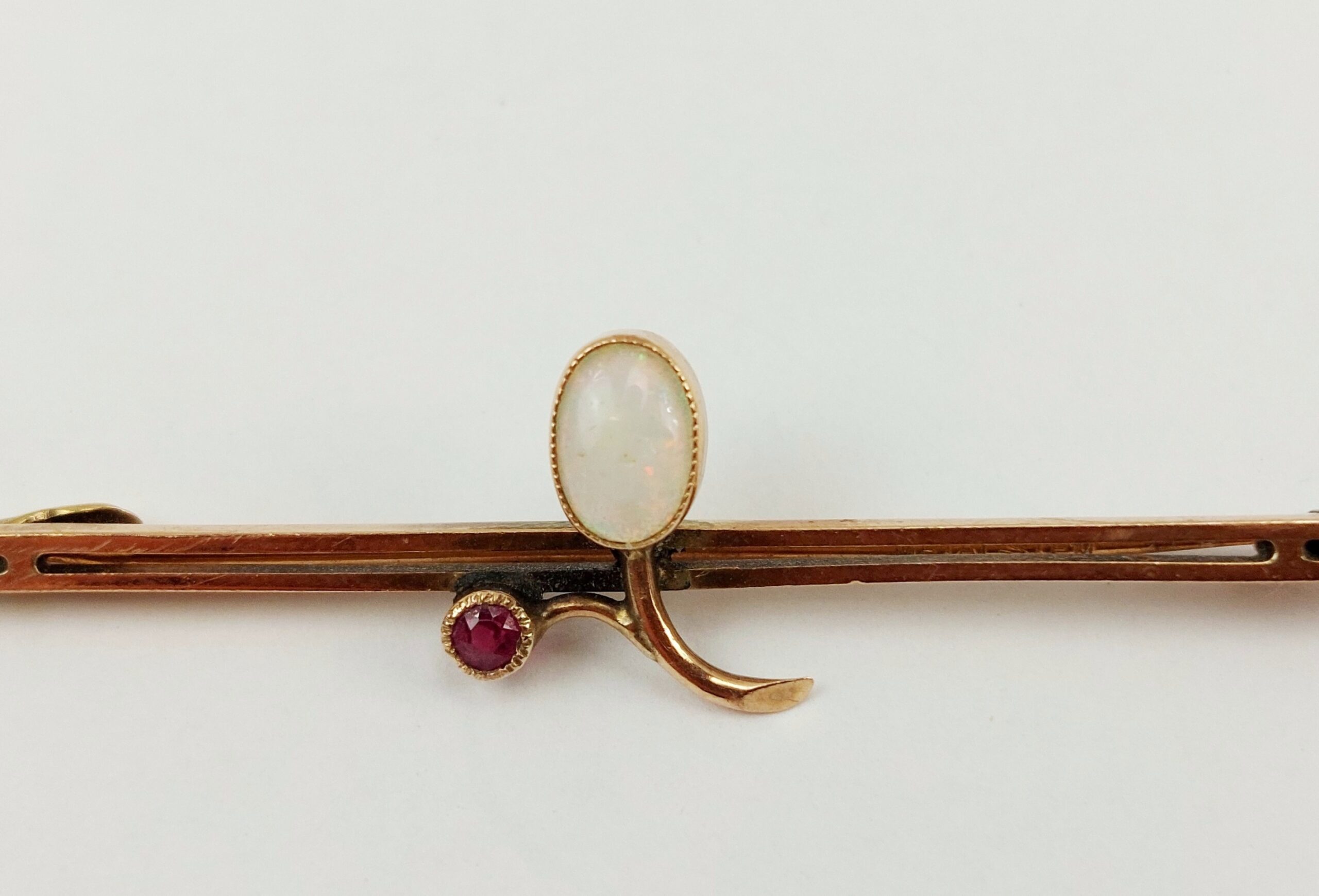 9ct Gold Opal & Ruby Bar Brooch - Image 2