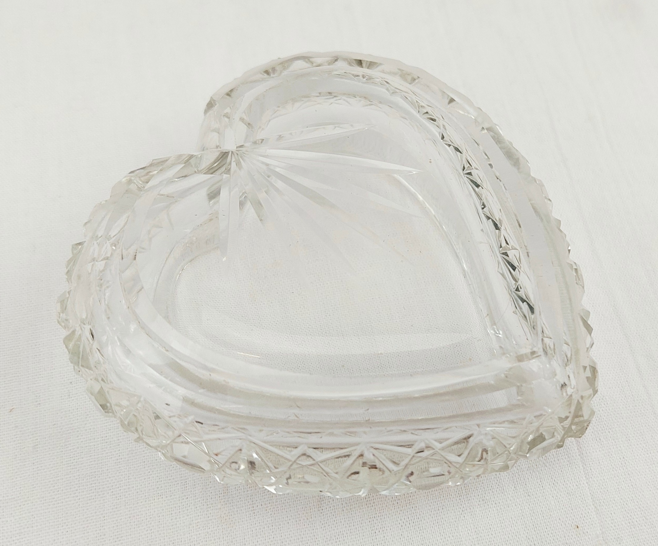 Birmingham 1904 Sterling Silver Repousse Lidded Heart Shaped Cut Glass Trinket Pot - Image 7
