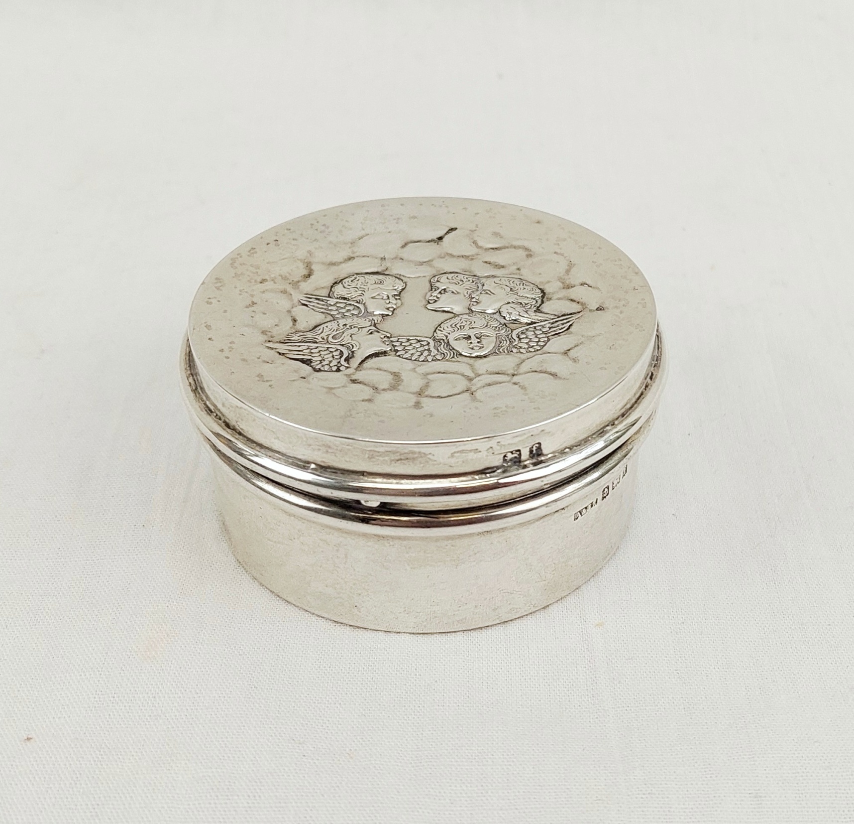 Birmingham 1905 Sterling Silver Repousse Cherubs Glass Lined Lidded Pot - Image 3