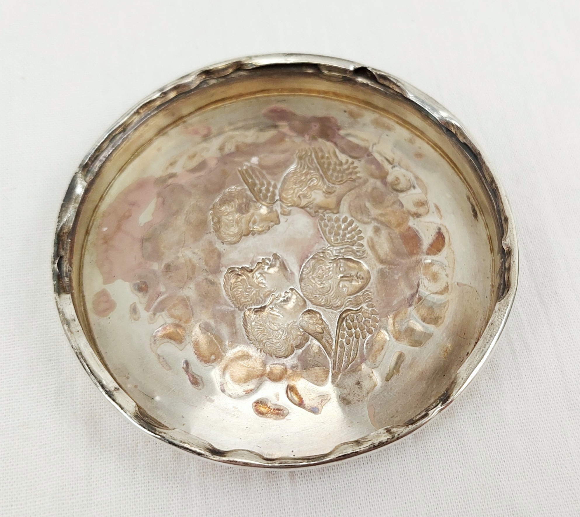 Birmingham 1905 Sterling Silver Repousse Cherubs Glass Lined Lidded Pot - Image 11