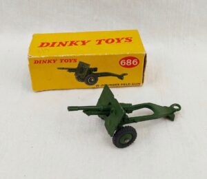Boxed Dinky Toys 686 25 Pounder Field Gun