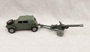 Dinky Toys 617 Volkswagen KDF Kubelwagen And 50mm PAK Antitank Gun
